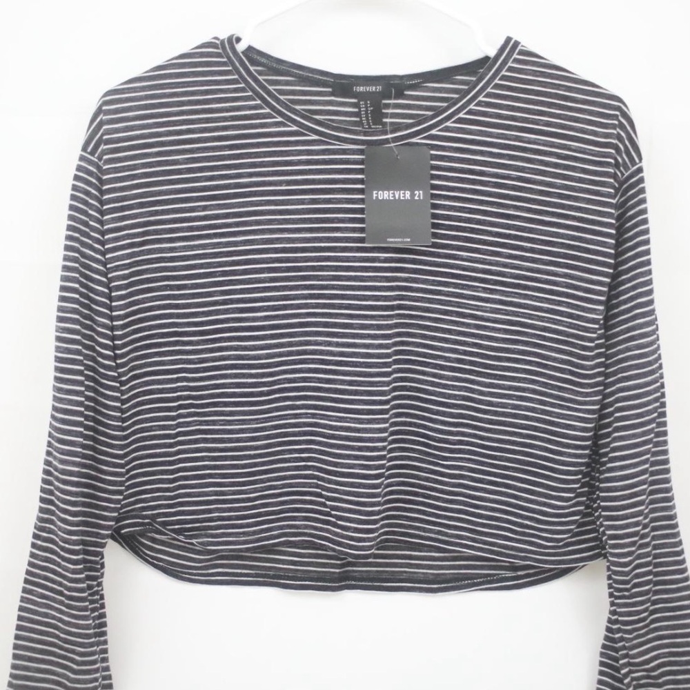 Forever 21 Black and White Striped Crop Top